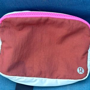 Lululemon Everywhere Belt Bag